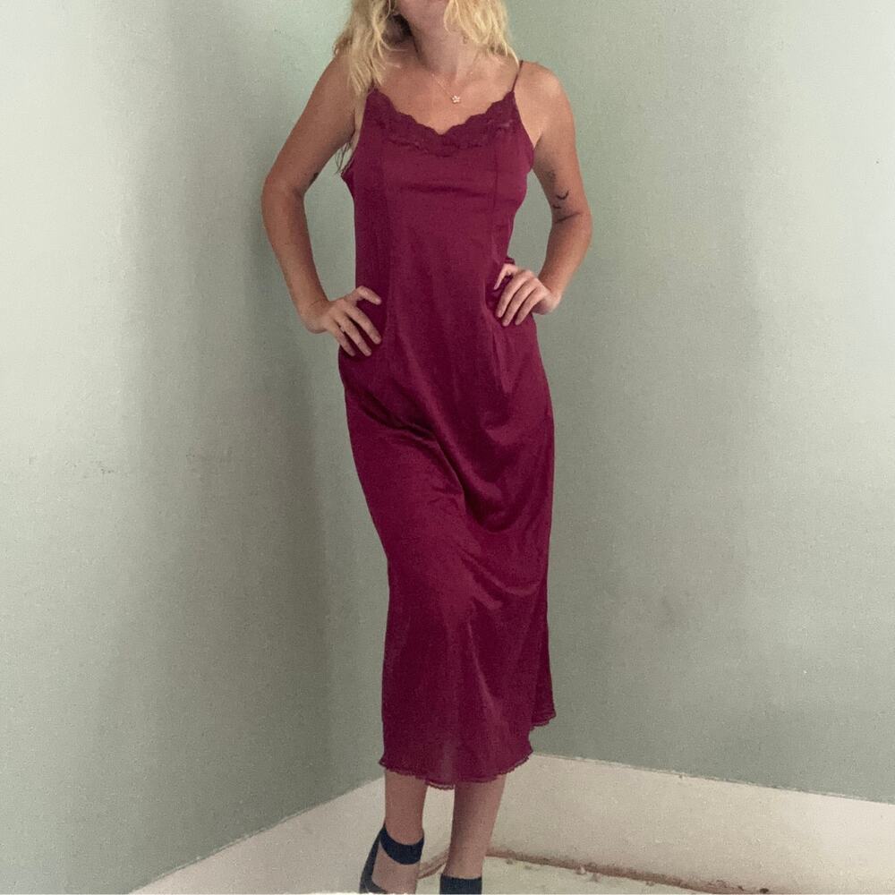 Vintage 70s 80s Vanity Fair Nylon Lace Maxi Slip Dress Burgundy Size Medium